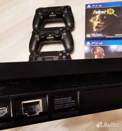 Sony PS4 Slim 1tb / 3 геймпада / много игр