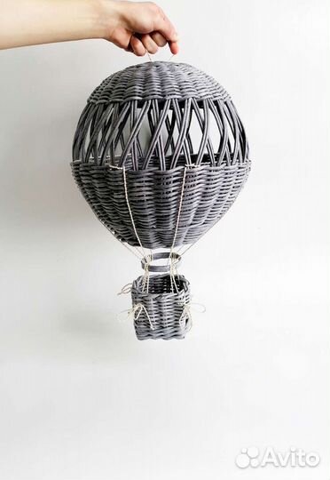 Воздушный шар с корзиной