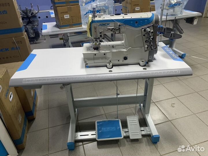 Промышленная швейная машина Jack JK-W4-01 GB 5.6мм