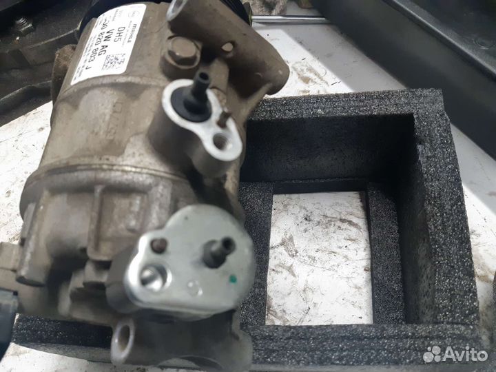 Компрессор кондиционера VAG