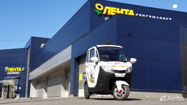 Трицикл с кабиной (Трискутер мотомобиль)