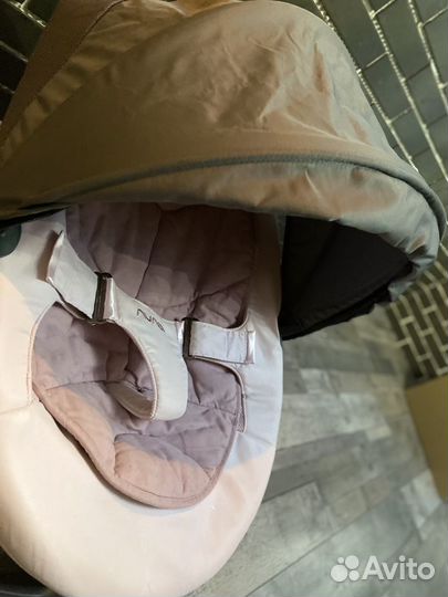 Шезлонг Nuna Leaf