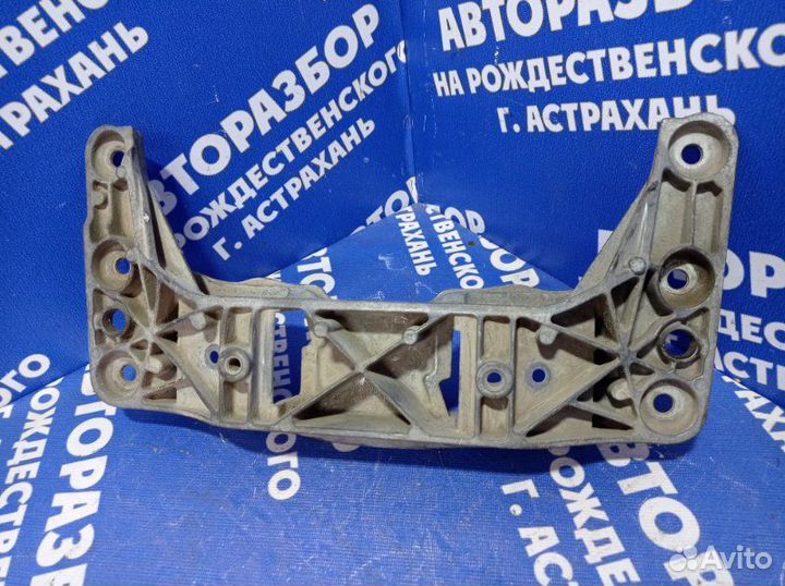 Кронштейн кпп Bmw E60 седан N52B25 2007