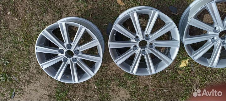 Диски Toyota camry R17 комплект