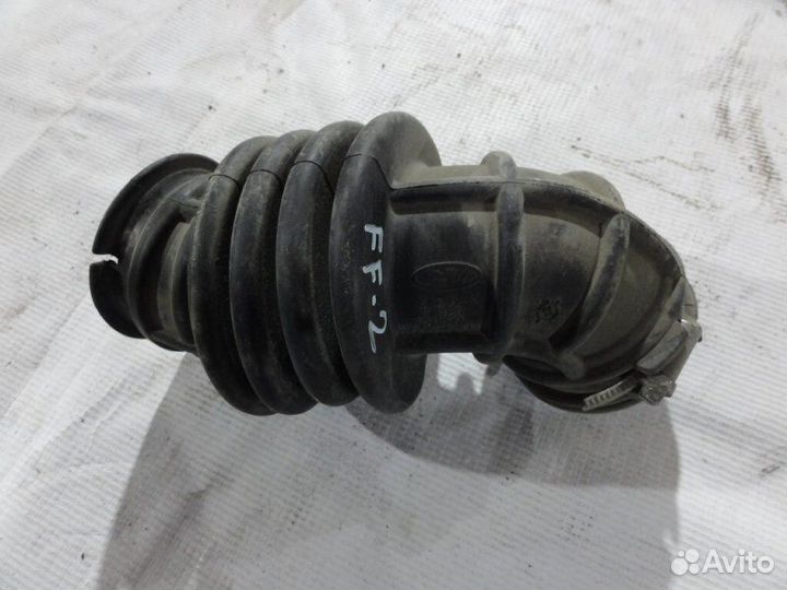 Патрубок воздушного фильтра Ford Focus 3 седан