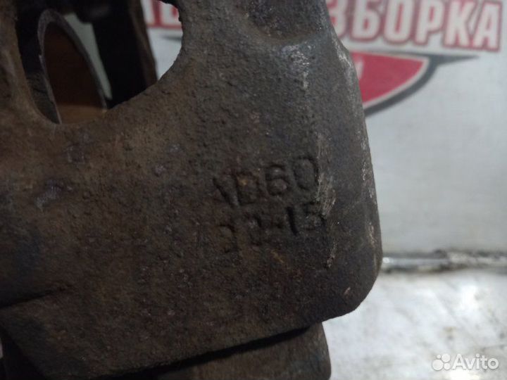 Суппорт тормозной передний правый Mitsubishi