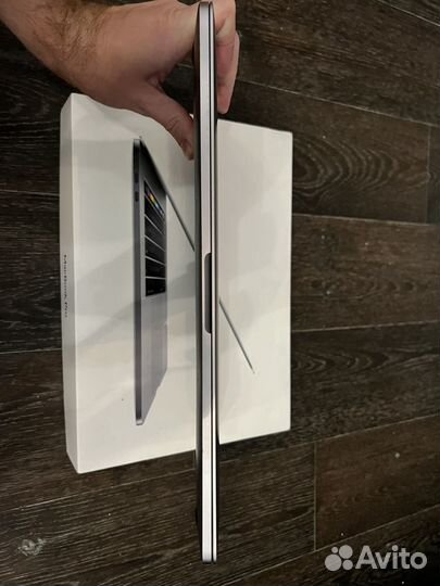 Apple MacBook Pro 2016 4ядра i7 ssd 512+комплект