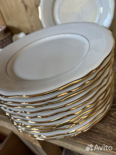 Тарелка с золотым кантом