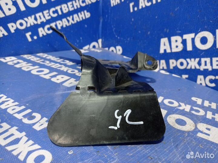 Кронштейн подножки Volkswagen Jetta 6 седан CAX