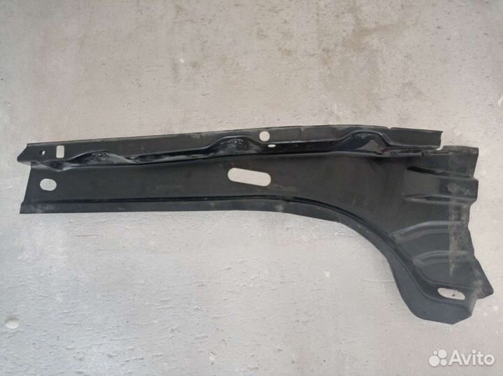 Кронштейн крыла передний правый