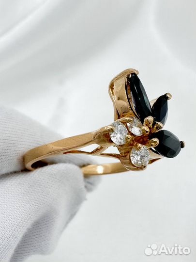 Золотое кольцо с бриллиантами, сапфир 585 / 3.1 гр