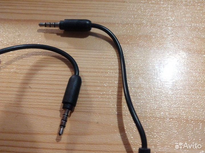 Гарнитура в виде винтажной ретро телеыонно трубки