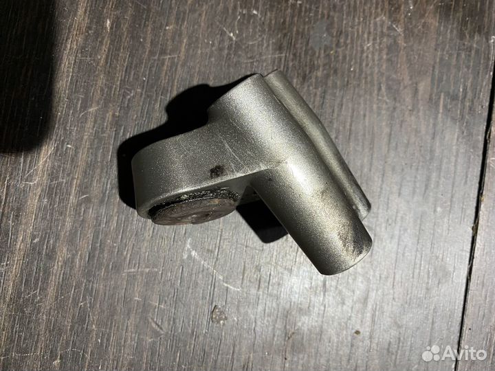 Кронштейн коллектора для Yamaha MT-01 05-06