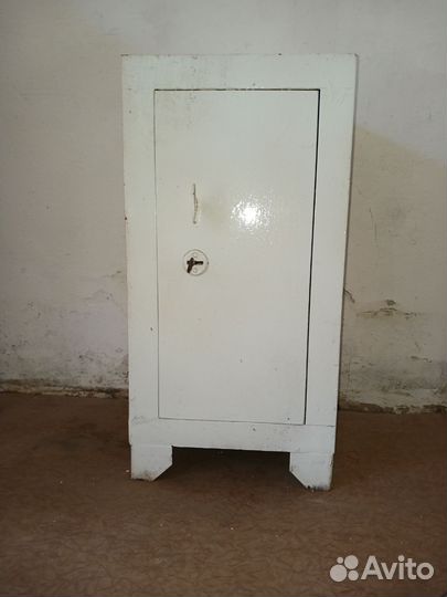 Шкаф металлический сейф