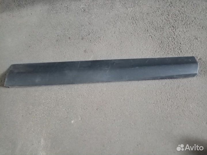 Накладка двери передняя правая Honda Cr-V