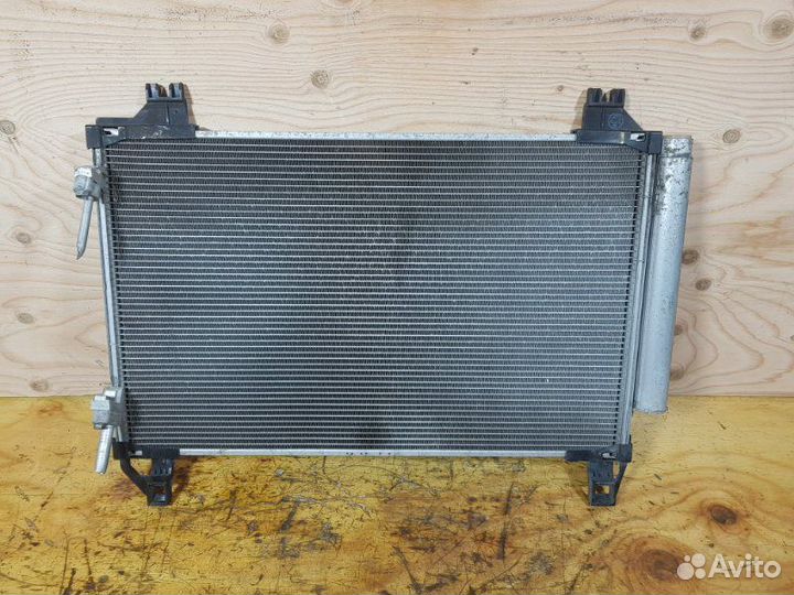 Радиатор кондиционера Toyota Vitz SCP90 2szfe 2010