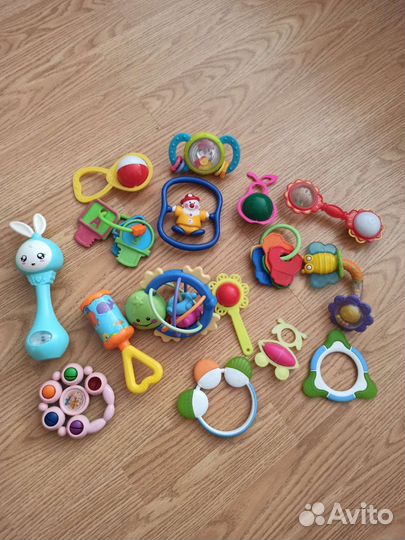 Погремушки и прорезователи