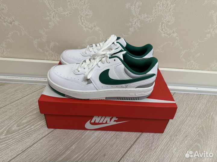 Кроссовки Nike Gamma Force Us 9,5 новые, оригинал