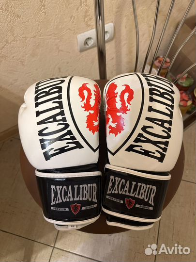 Боксерские перчатки 14 oz everlast