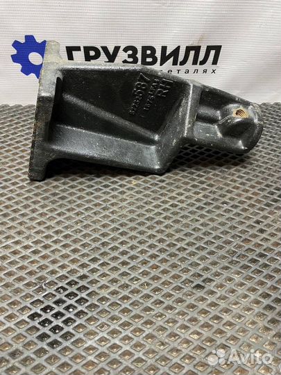 Крепление бампера переднего правое Renault T