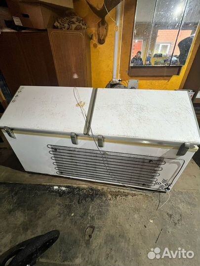 Морозильный ларь с глухой крышкой