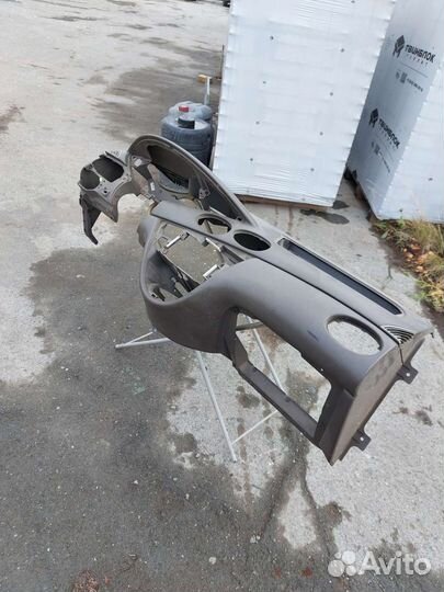 Панель приборов торпедо Ford Focus 1