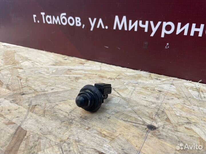 Концевик двери Renault Sandero Stepway