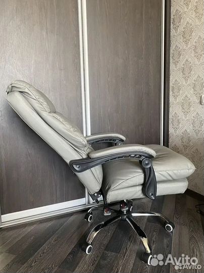 Компьютерное кресло офисное с функцией массажа