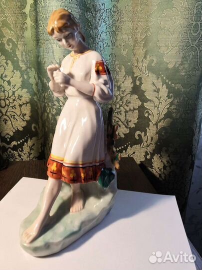Фарфоровая статуэтка СССР