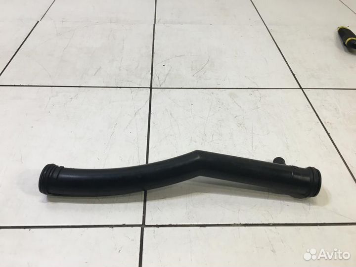 Патрубок Volkswagen Passat B7