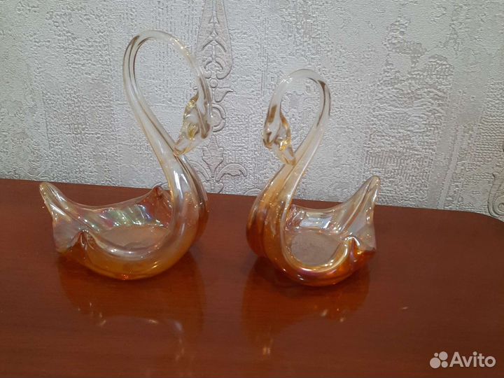 Статуэтка лебедь