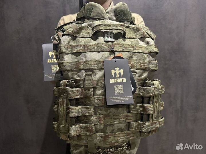 Бронежилет с модулями и подсумками