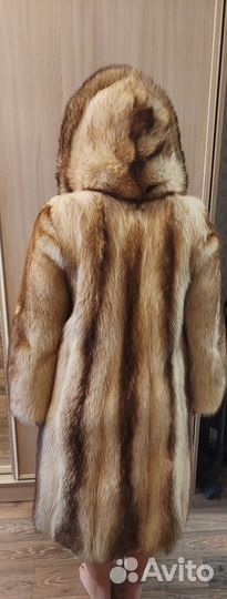 Шуба енотовая