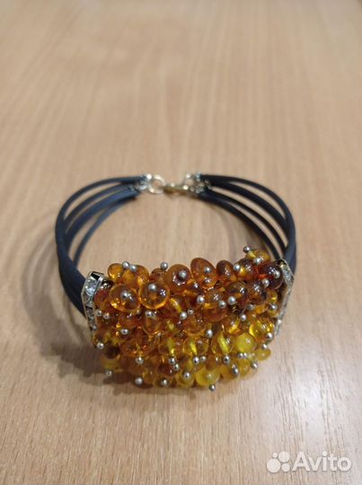 Браслет с янтарем