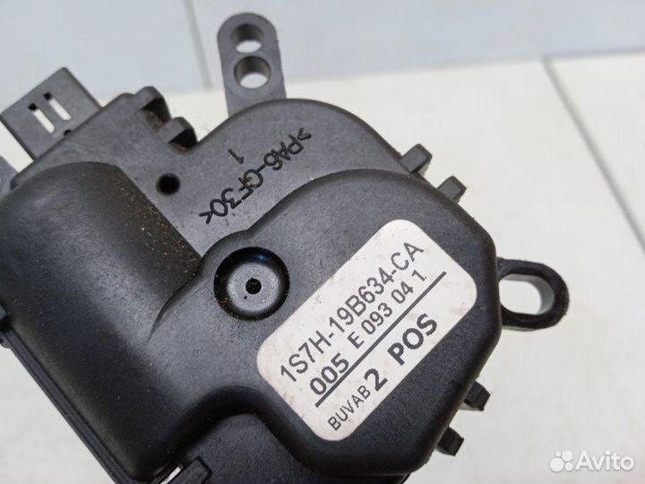 Моторчик заслонки отопителя Ford C Max 1.8 2004