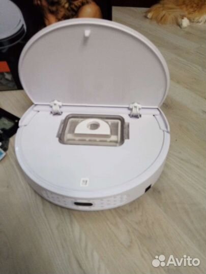 Робот пылесос redmond