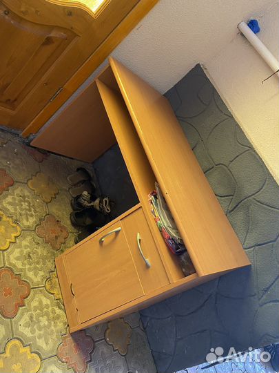 Компьютерный стол