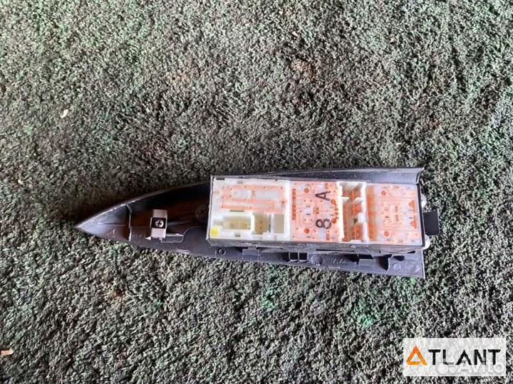 Блок упр. стеклоподьемниками передний правый niss