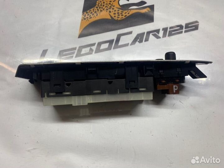 Блок управления стеклоподъемниками передний левый