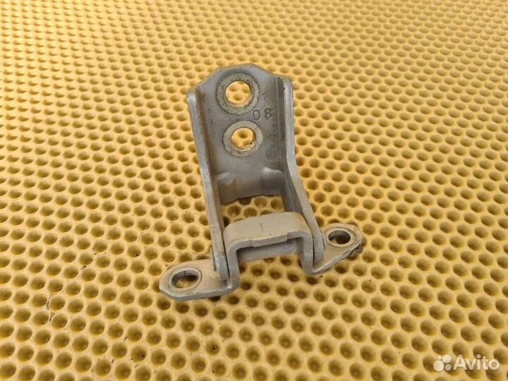 Петля двери передняя левая Infiniti M37 M25 M56