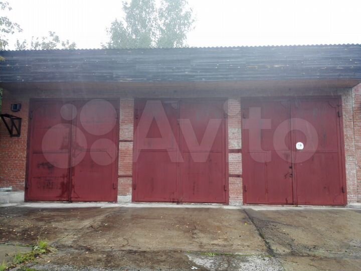 Гараж, > 30 м²