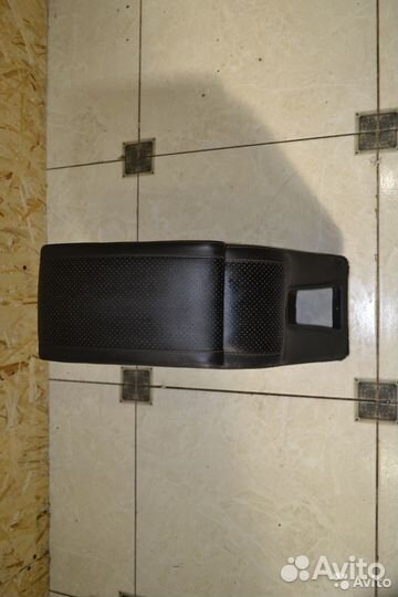 Подлокотник Volkswagen Polo 5