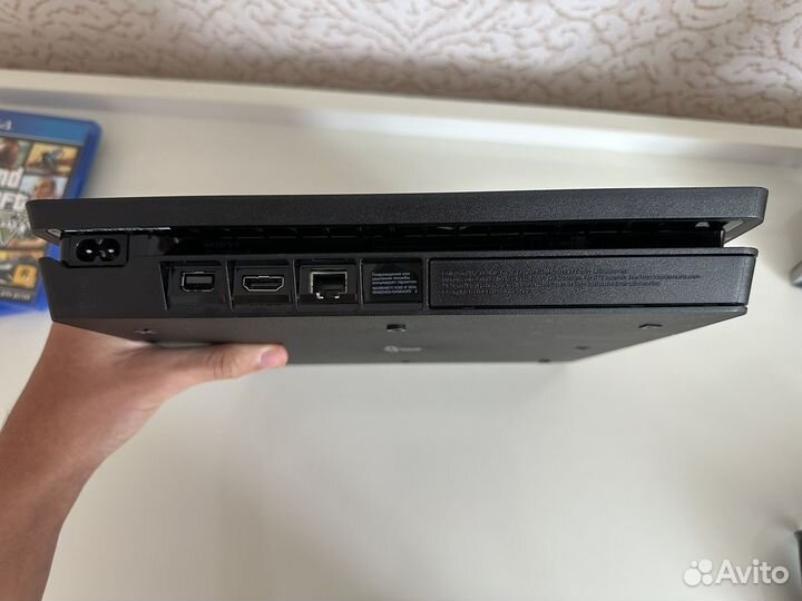 Sony PS4 slim