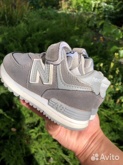 Кроссовки для мальчика и девочки 21 размер