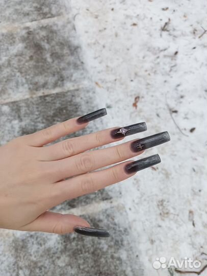 Модель на наращивание ногтей