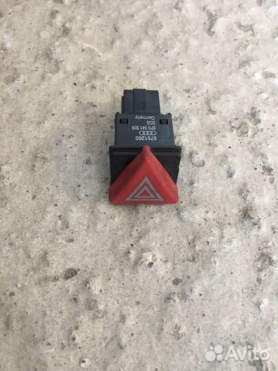 Кнопка аварийной сигнализации Audi A3 8P(3632)