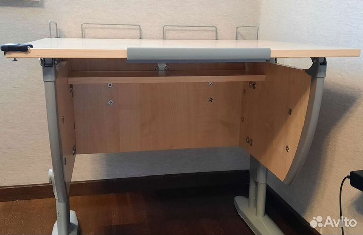 Растущая парта и стул деми