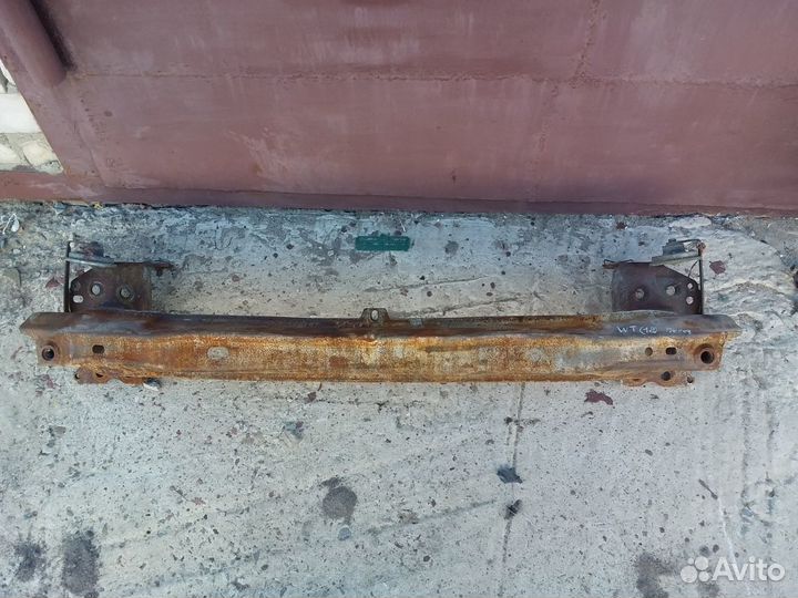 Усилитель переднего бампера Volkswagen Touareg