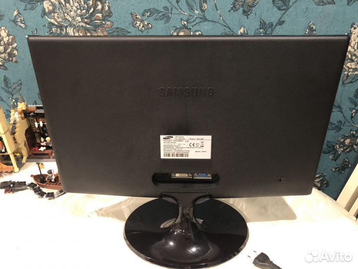 Монитор Samsung s22c300