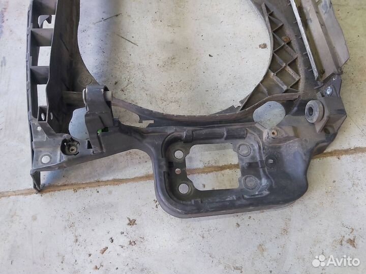 Панель передняя (телевизор) Audi A6 4F/C6 1857777000